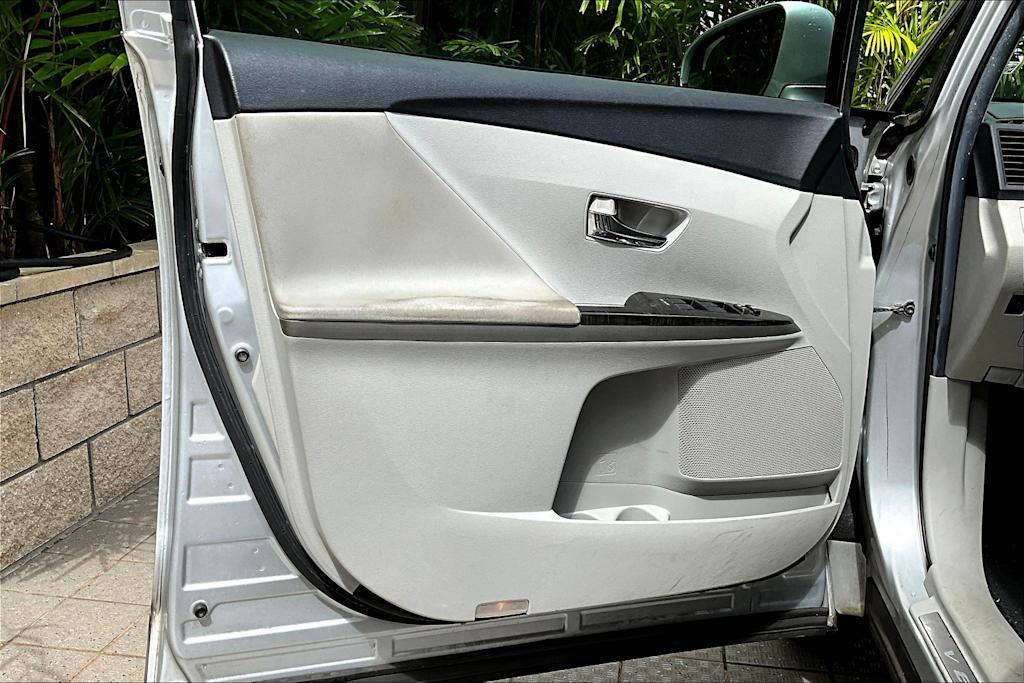 Thumbnail: 2014 Toyota Venza - 29