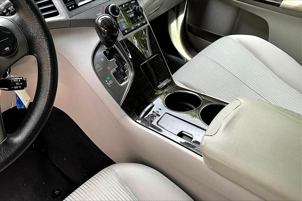 Thumbnail: 2014 Toyota Venza - 17