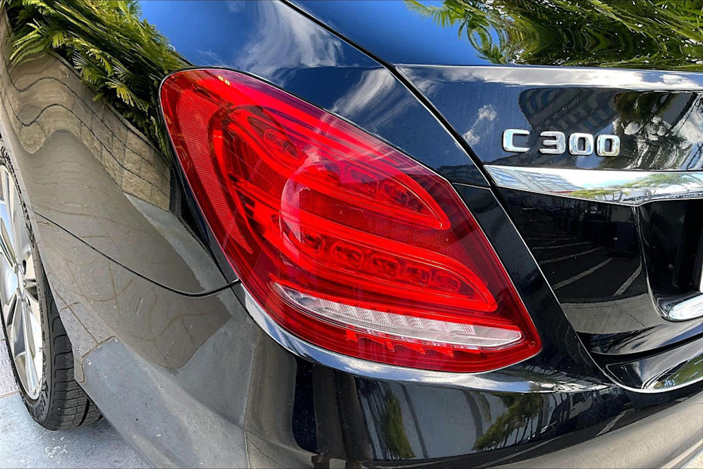 Thumbnail: 2017 Mercedes-Benz C-Class - 32