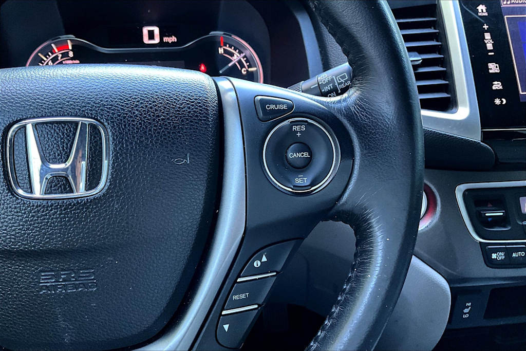 Thumbnail: 2017 Honda Pilot - 26