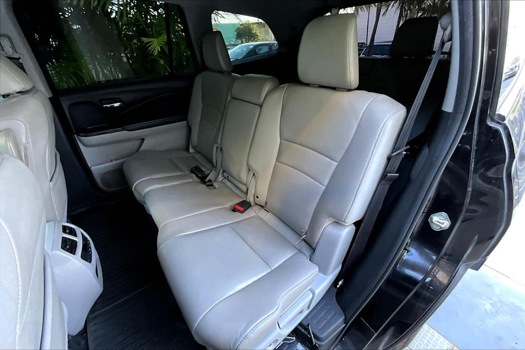 Thumbnail: 2017 Honda Pilot - 29