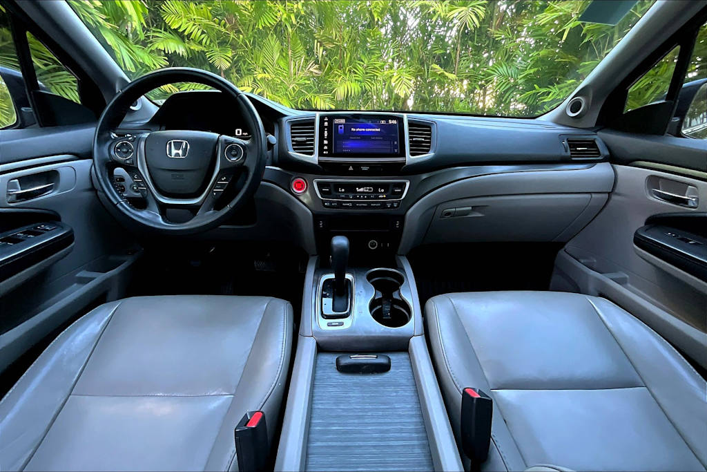 Thumbnail: 2017 Honda Pilot - 10