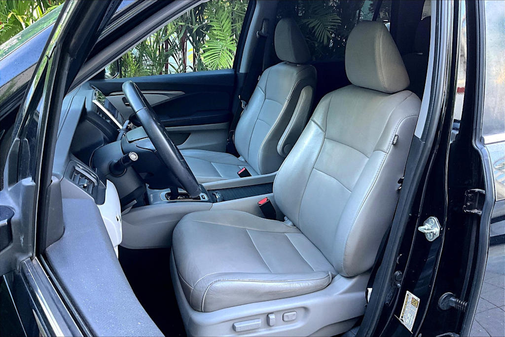 Thumbnail: 2017 Honda Pilot - 11