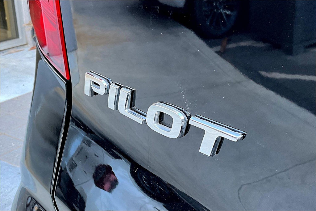 Thumbnail: 2017 Honda Pilot - 7