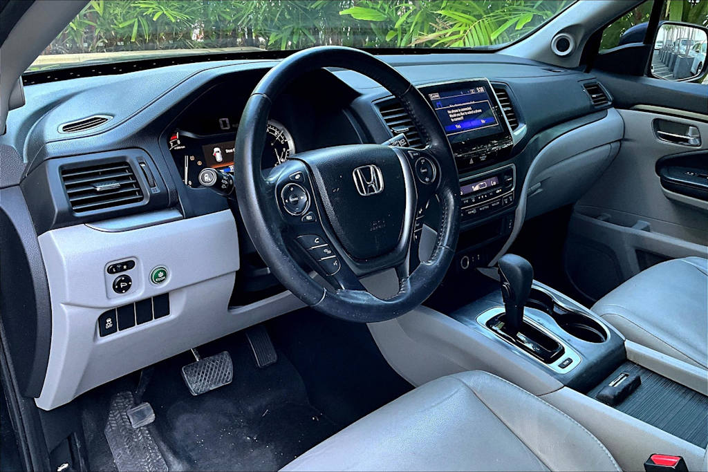 Thumbnail: 2017 Honda Pilot - 2