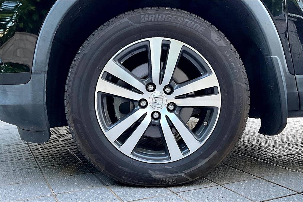 Thumbnail: 2017 Honda Pilot - 8