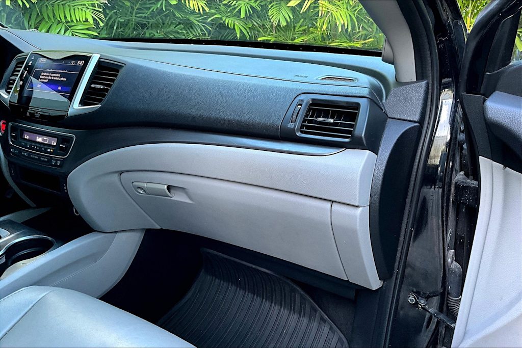 Thumbnail: 2017 Honda Pilot - 24