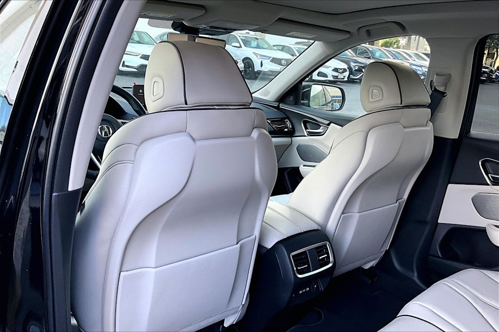 Thumbnail: 2026 Acura RDX - 13