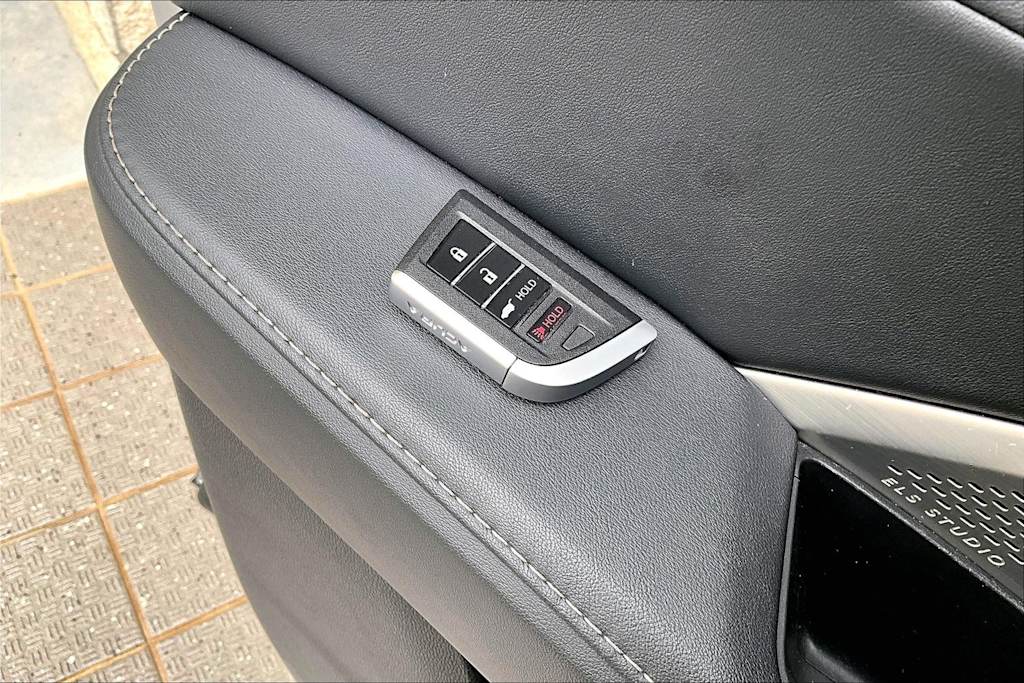 Thumbnail: 2022 Acura MDX - 21