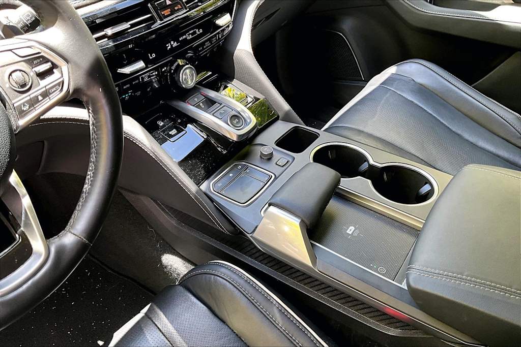 Thumbnail: 2023 Acura MDX - 17