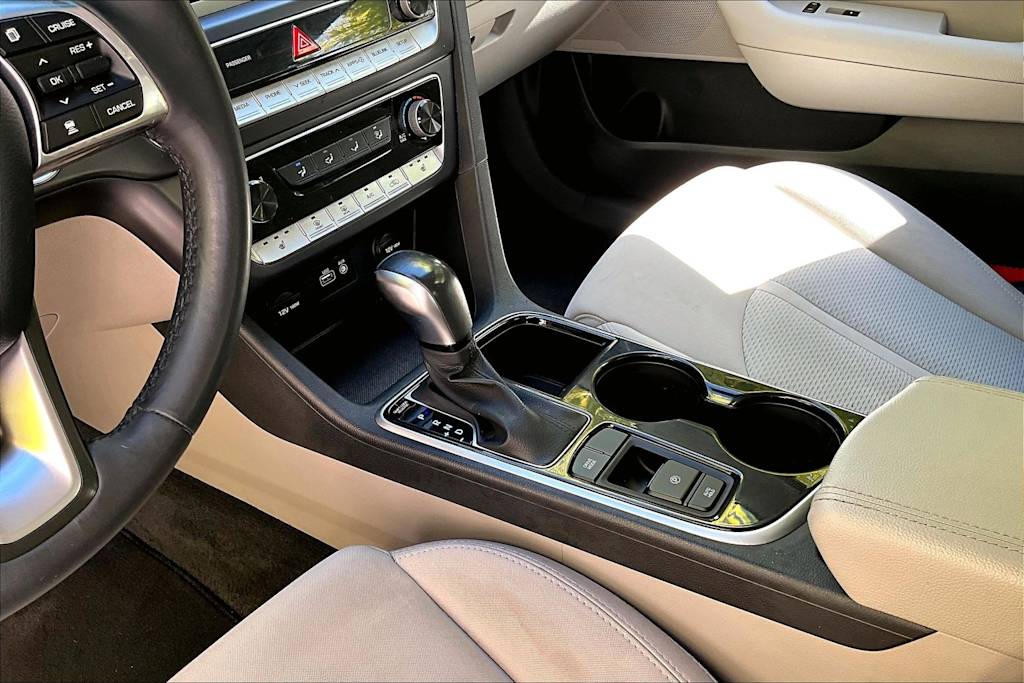 Thumbnail: 2018 Hyundai Sonata - 17