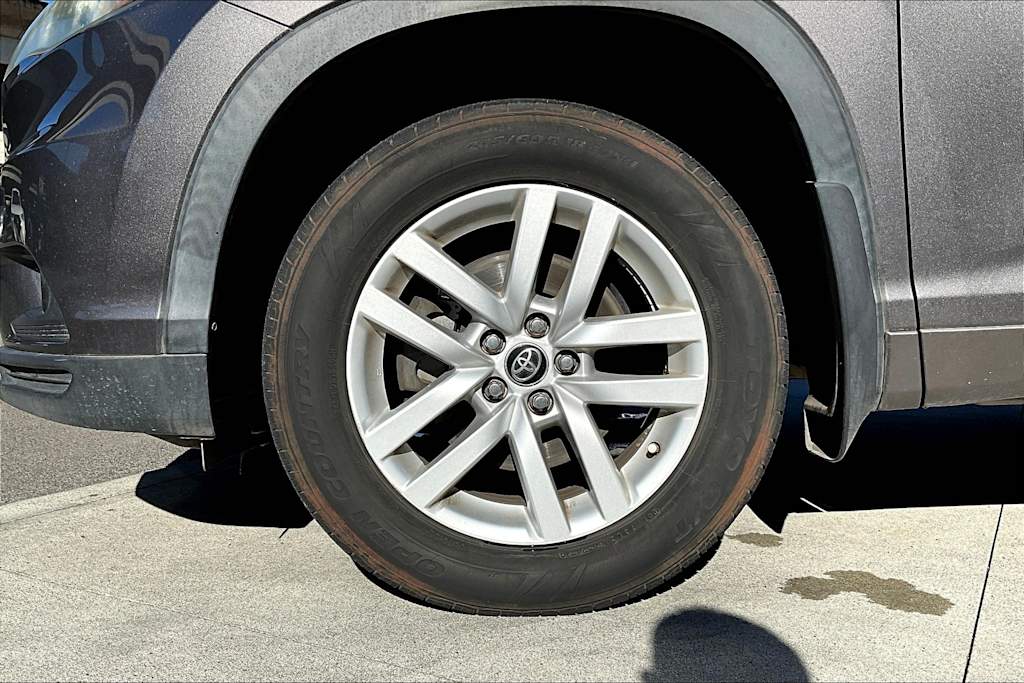 Thumbnail: 2016 Toyota Highlander - 8