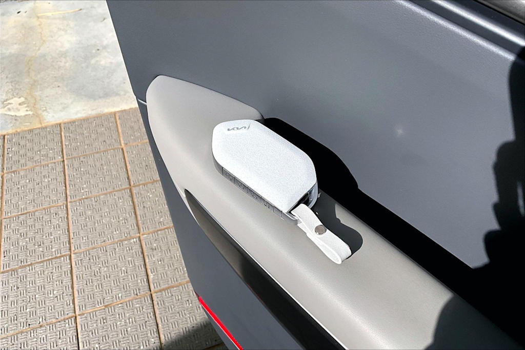 Thumbnail: 2026 Kia EV9 - 21