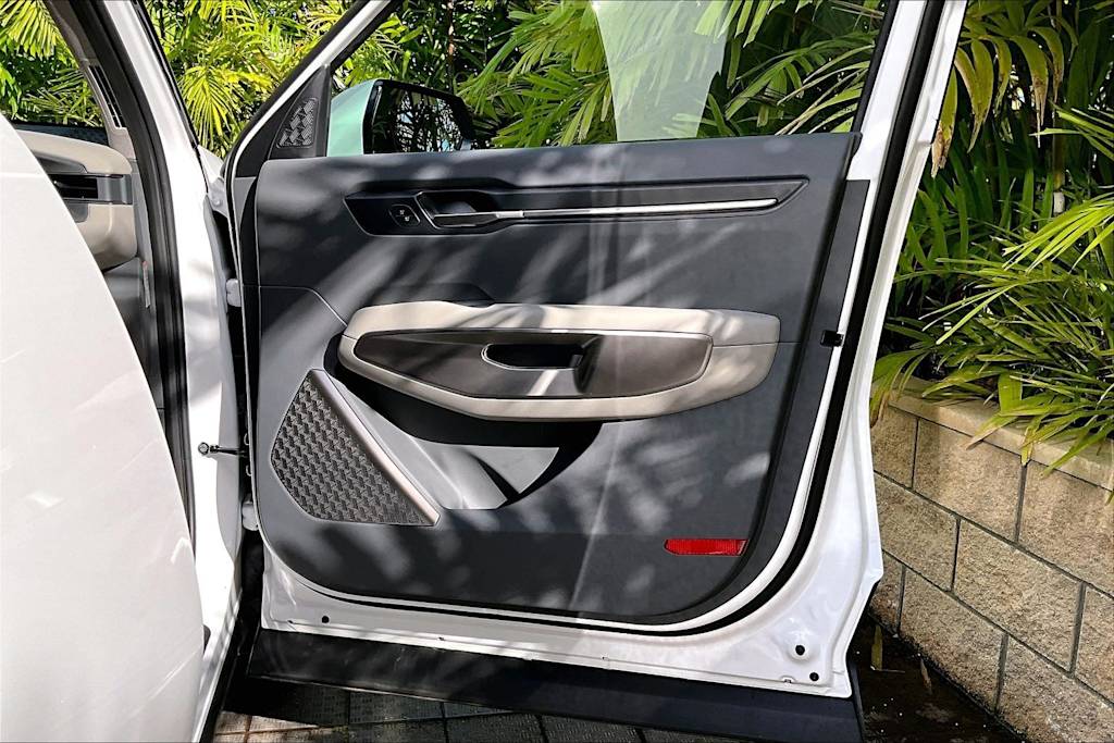 Thumbnail: 2026 Kia EV9 - 28