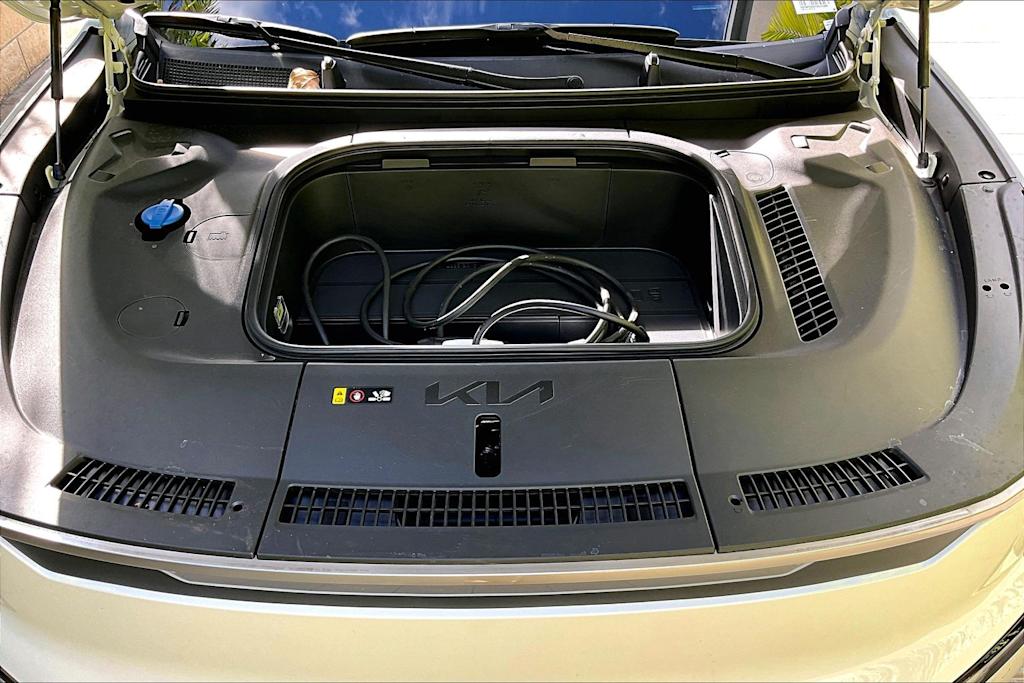 Thumbnail: 2026 Kia EV9 - 8