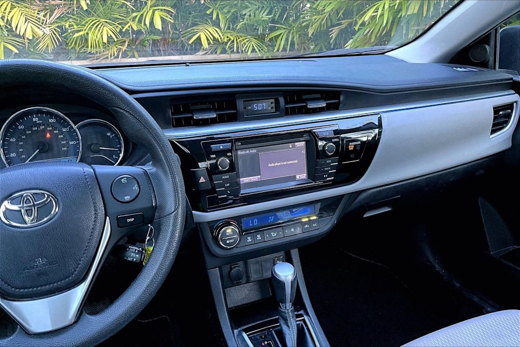 Thumbnail: 2015 Toyota Corolla - 15