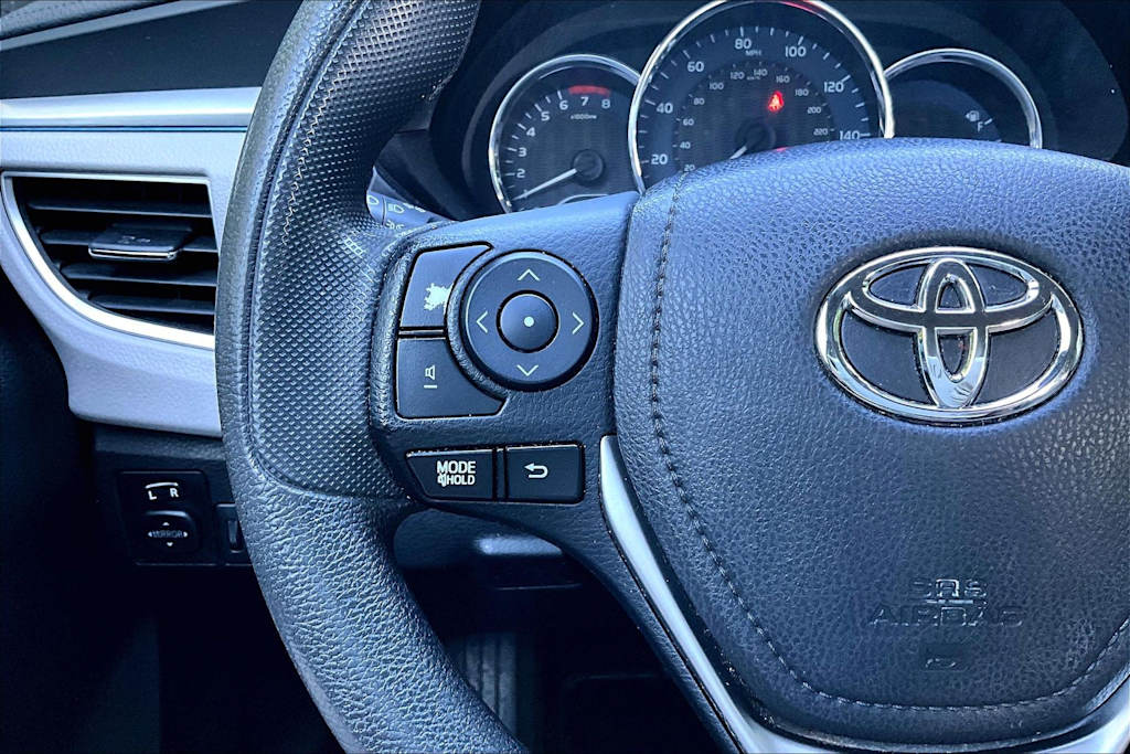 Thumbnail: 2015 Toyota Corolla - 25