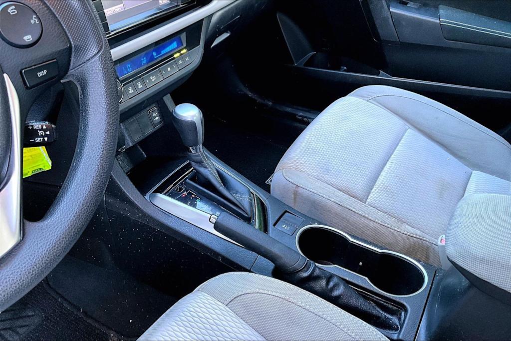 Thumbnail: 2015 Toyota Corolla - 17