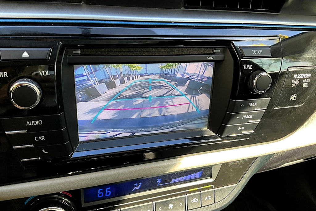 Thumbnail: 2016 Toyota Corolla - 16