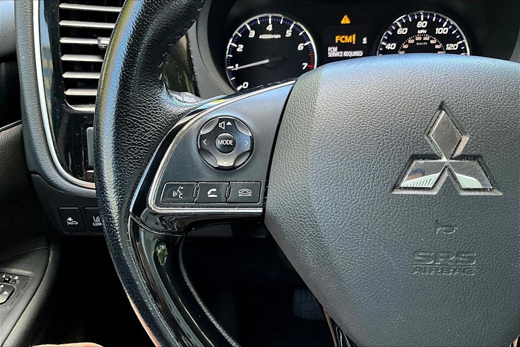 Thumbnail: 2020 Mitsubishi Outlander - 25