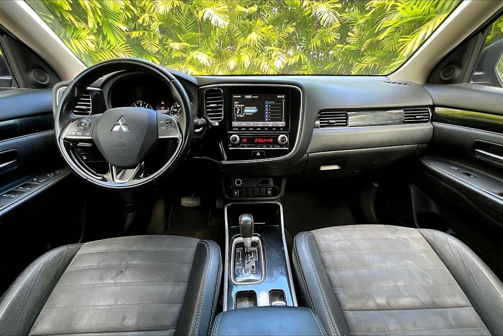 Thumbnail: 2020 Mitsubishi Outlander - 10