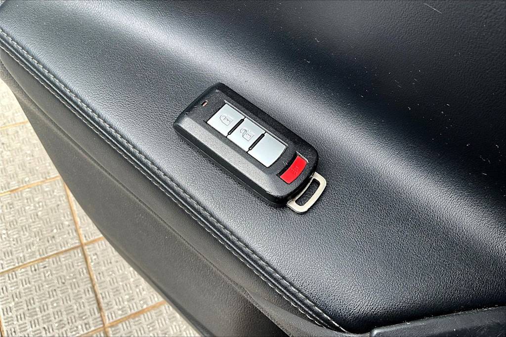 Thumbnail: 2020 Mitsubishi Outlander - 20