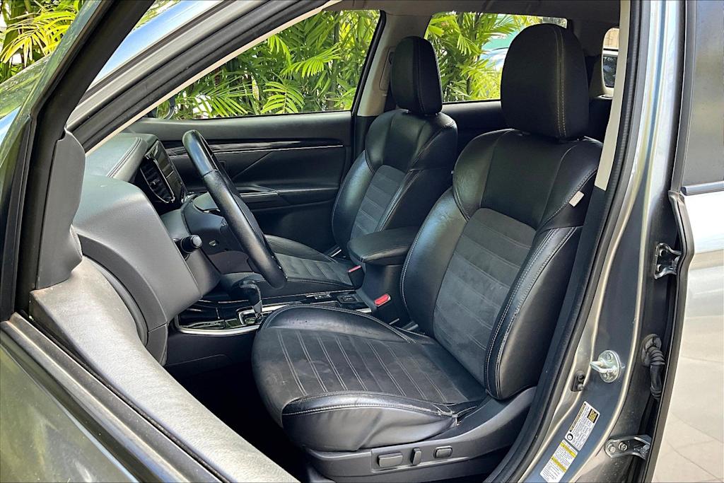 Thumbnail: 2020 Mitsubishi Outlander - 11