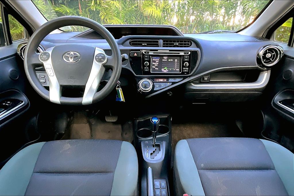 Thumbnail: 2016 Toyota Prius c - 9