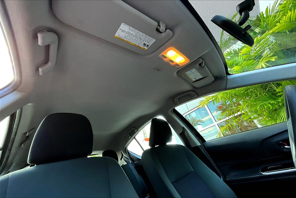 Thumbnail: 2016 Toyota Prius c - 31