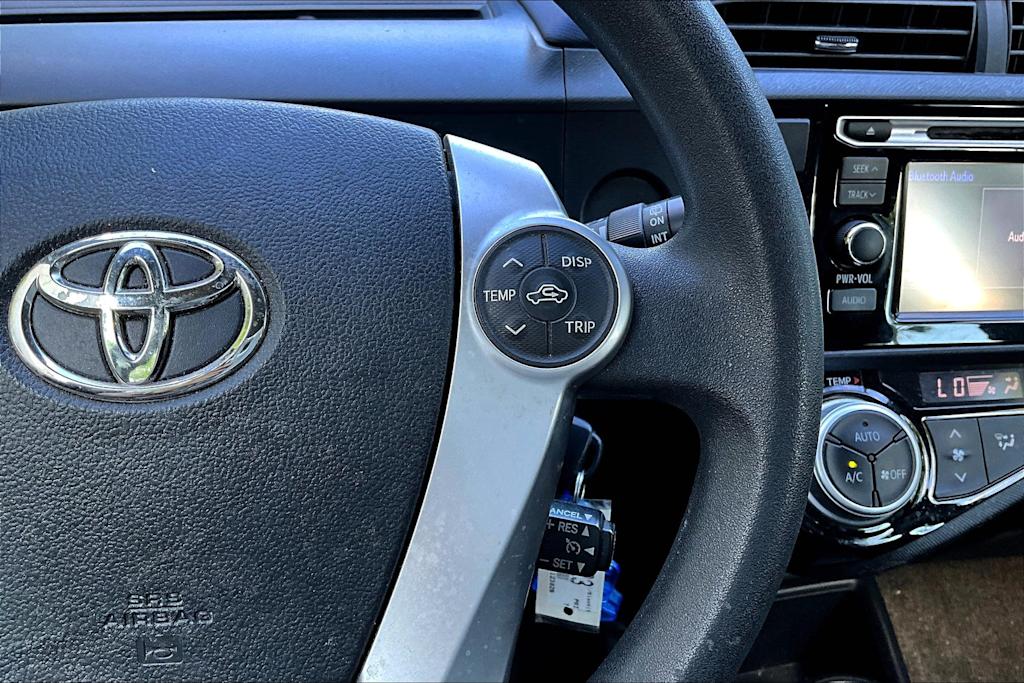 Thumbnail: 2016 Toyota Prius c - 26