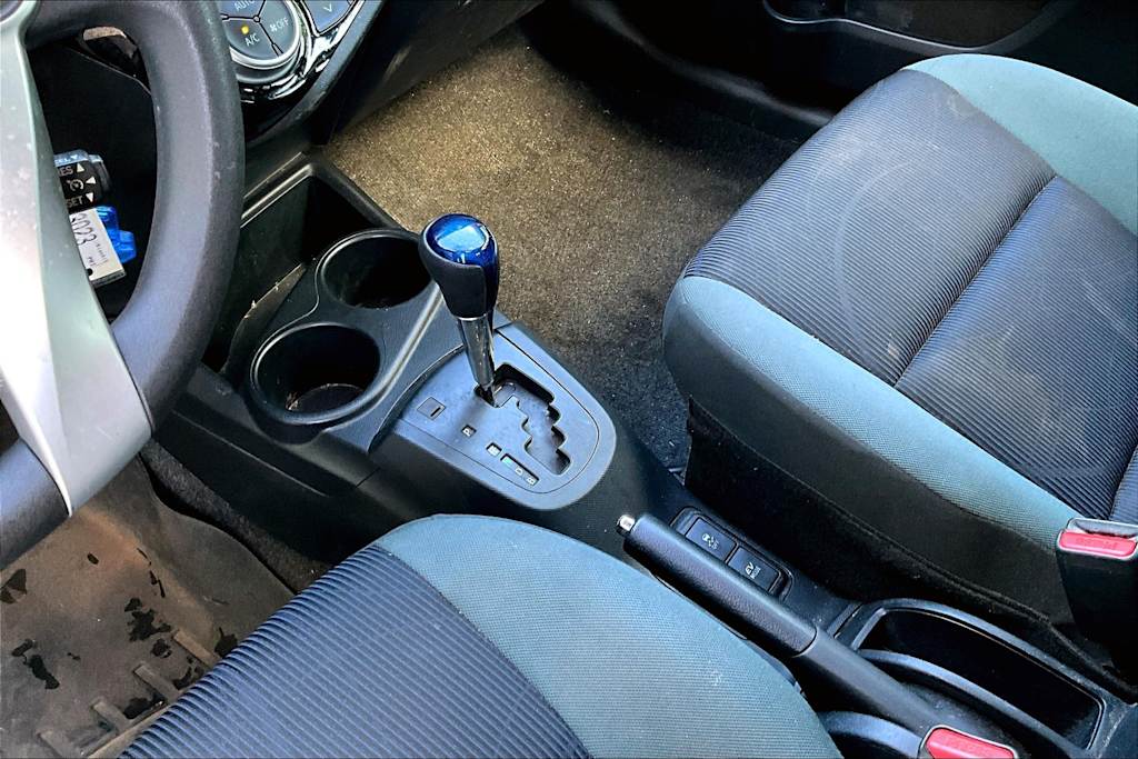 Thumbnail: 2016 Toyota Prius c - 15