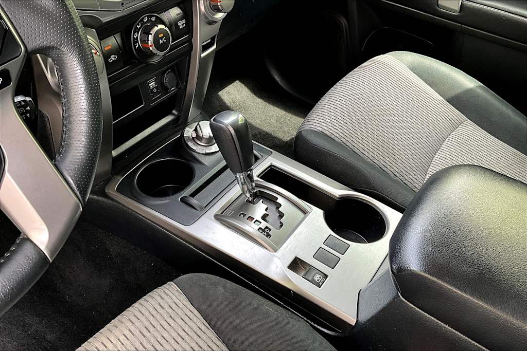 2019 Toyota 4Runner SR5 16