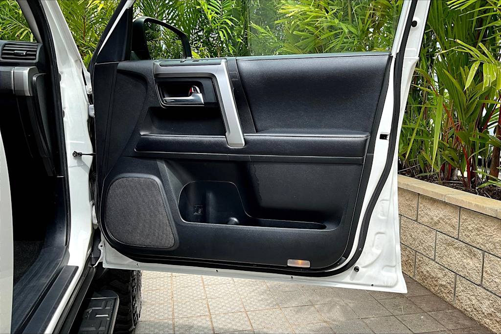 2019 Toyota 4Runner SR5 28