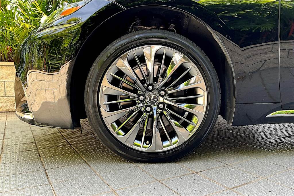 Thumbnail: 2018 Lexus LS - 8