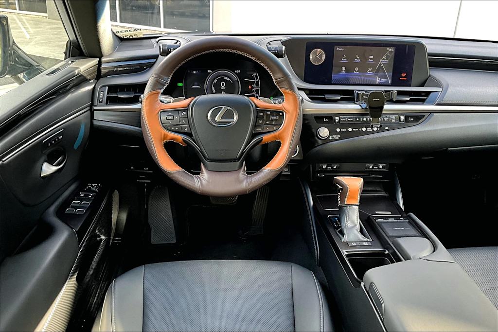 2021 Lexus ES Hybrid 300h 14