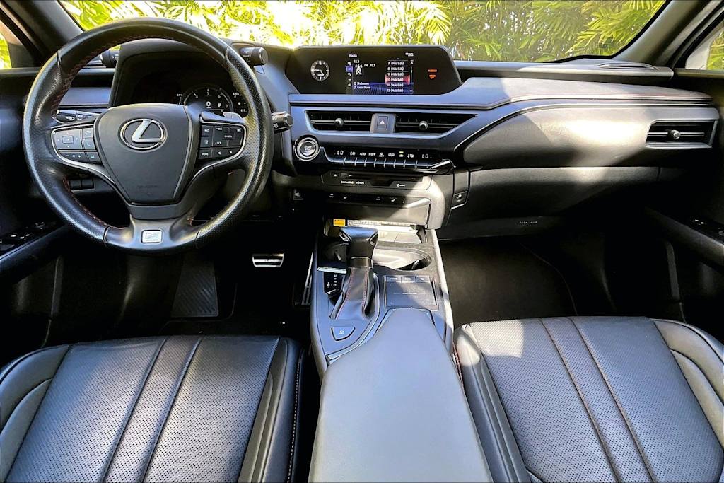 Thumbnail: 2020 Lexus UX - 10