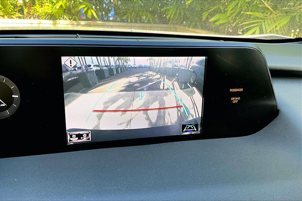 Thumbnail: 2020 Lexus UX - 16