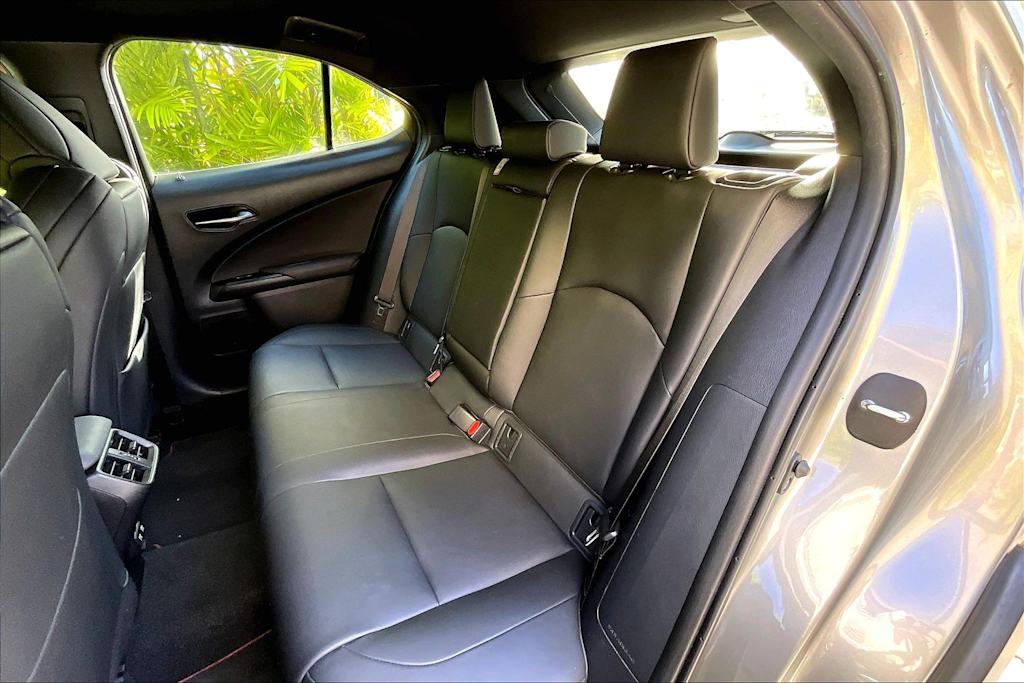 Thumbnail: 2020 Lexus UX - 29