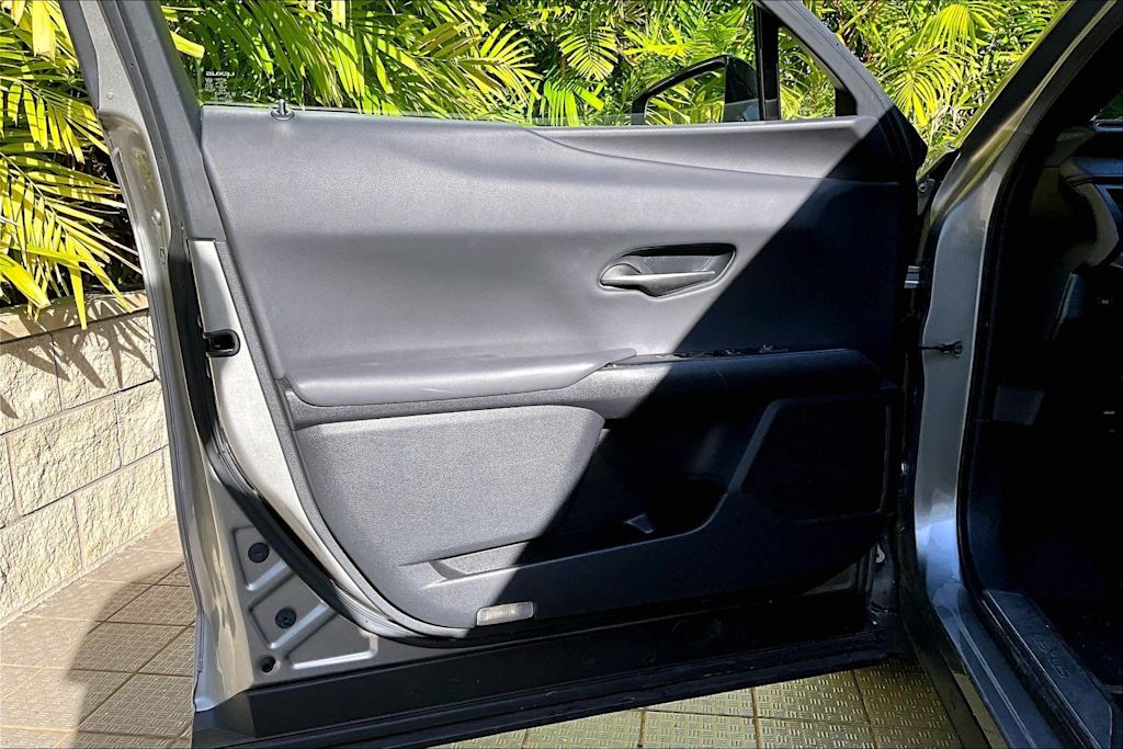 Thumbnail: 2020 Lexus UX - 27