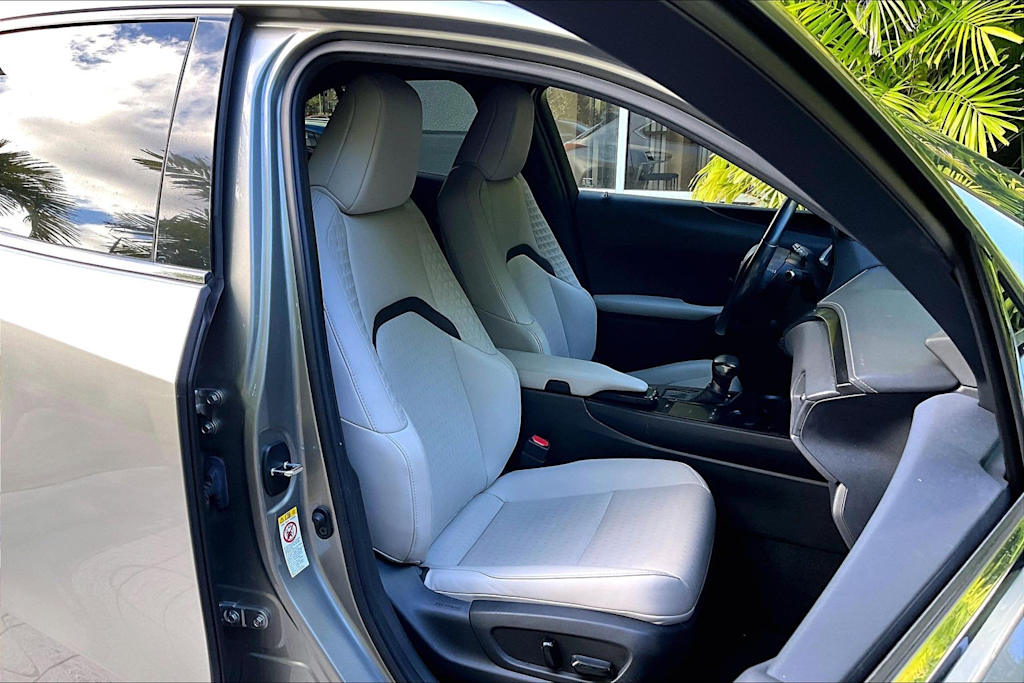 Thumbnail: 2019 Lexus UX - 12