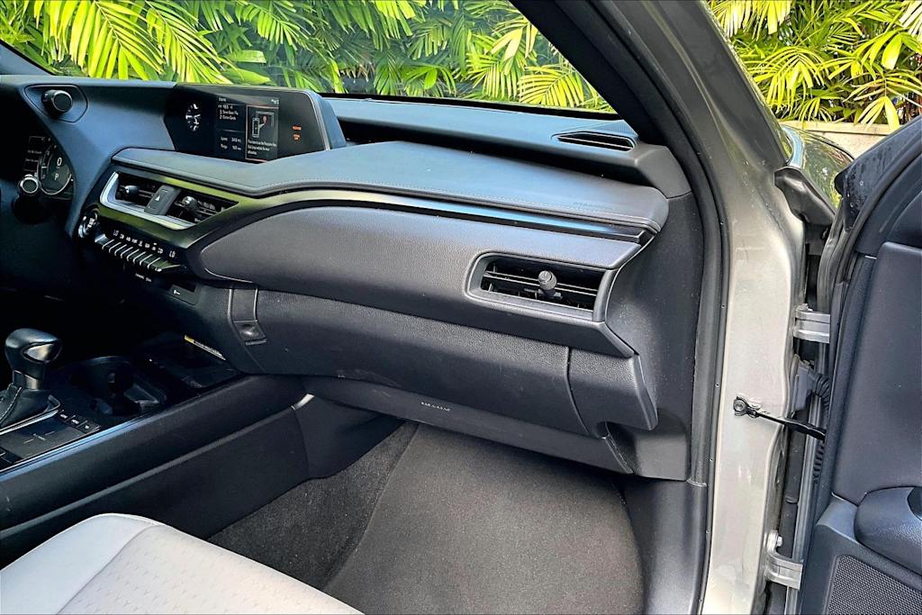 Thumbnail: 2019 Lexus UX - 24
