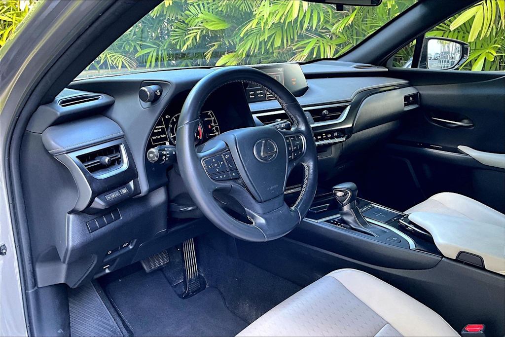 Thumbnail: 2019 Lexus UX - 2