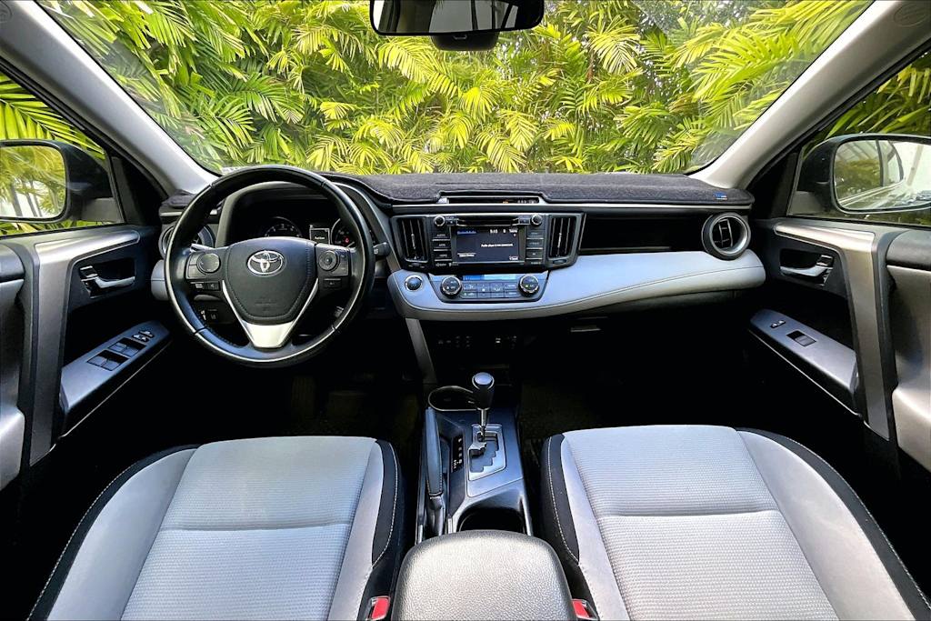 Thumbnail: 2018 Toyota RAV4 - 10