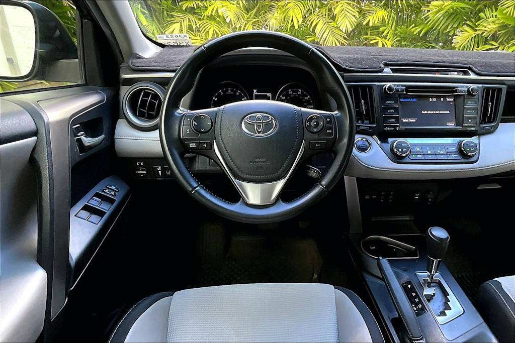 Thumbnail: 2018 Toyota RAV4 - 14