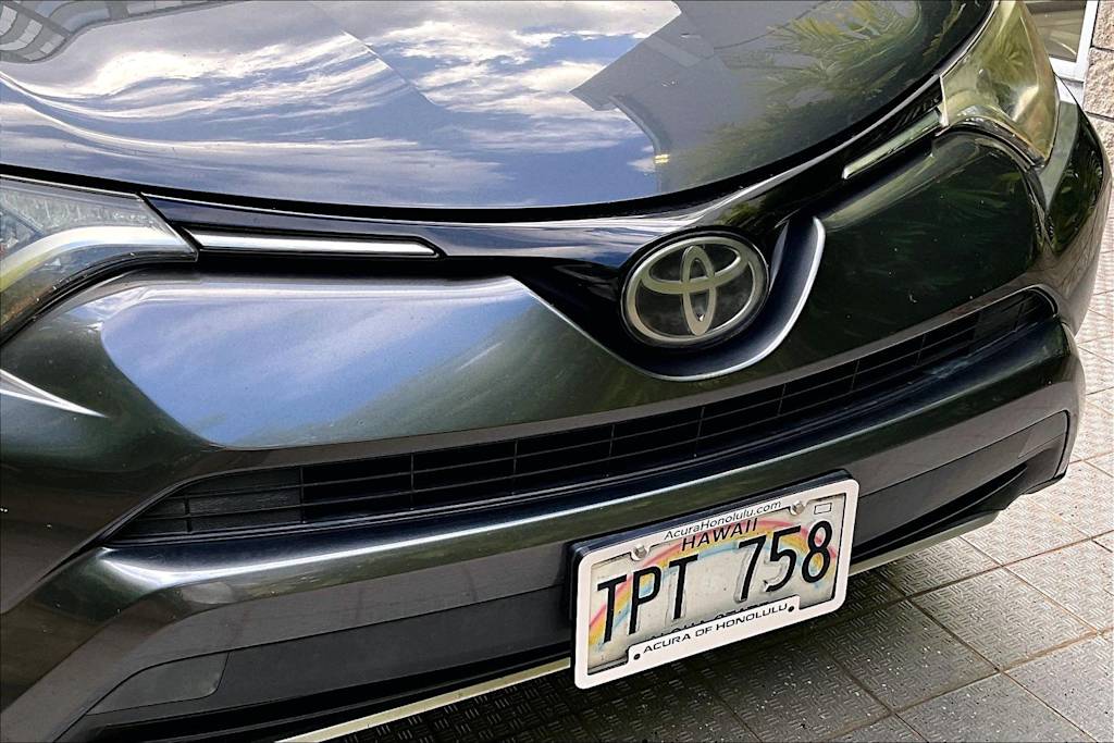 Thumbnail: 2018 Toyota RAV4 - 33