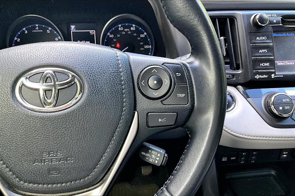 Thumbnail: 2018 Toyota RAV4 - 26