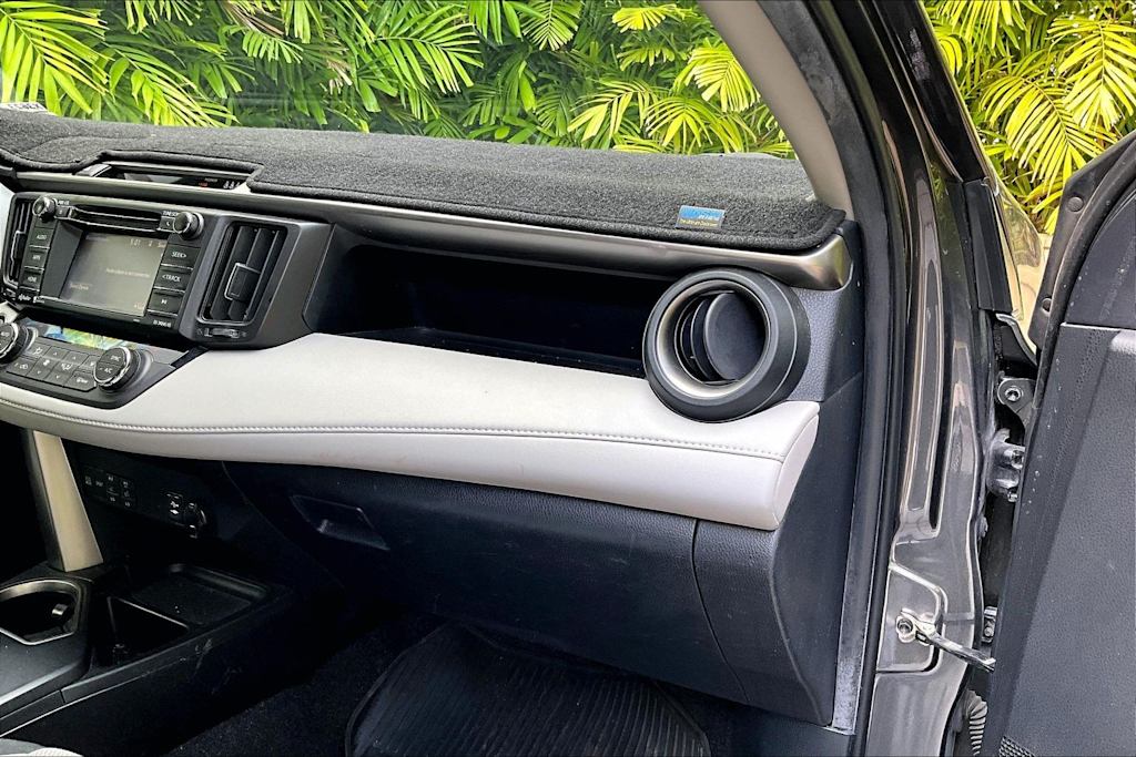 Thumbnail: 2018 Toyota RAV4 - 24