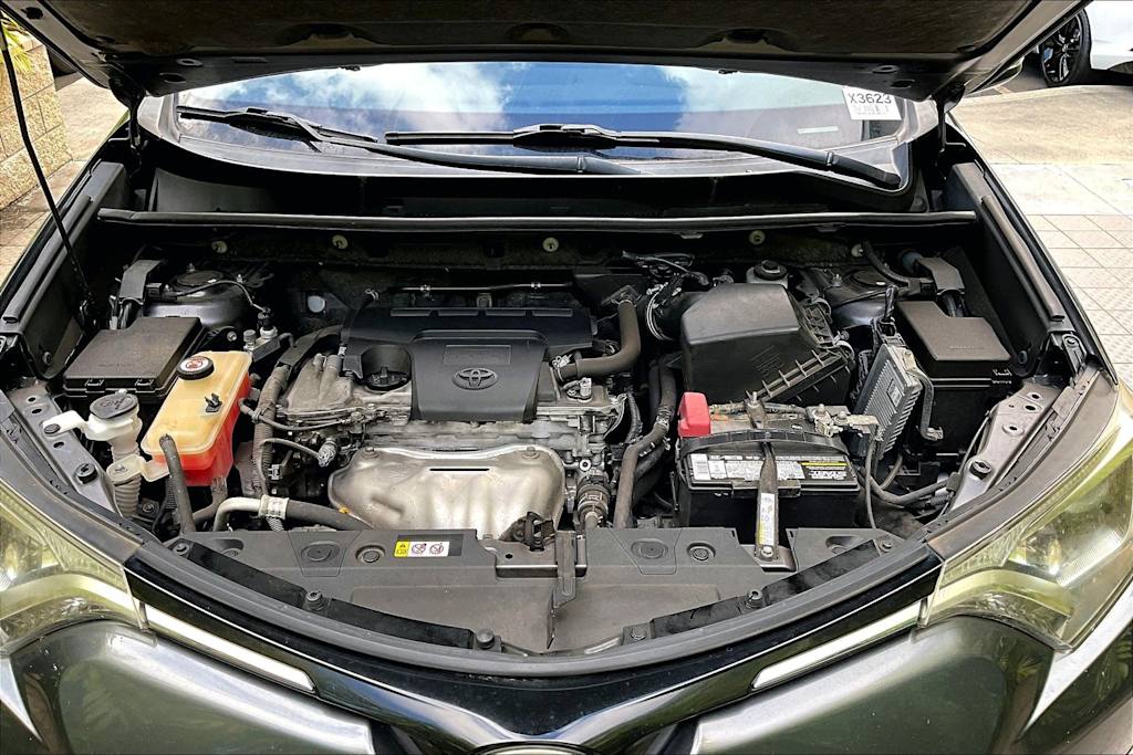 Thumbnail: 2018 Toyota RAV4 - 9