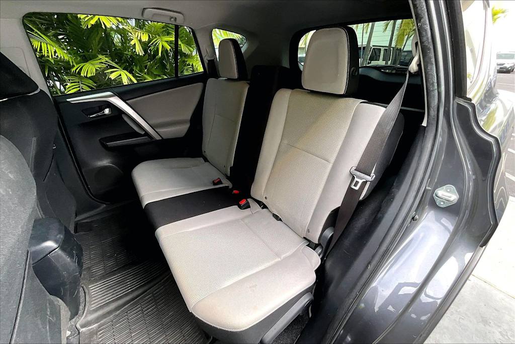 Thumbnail: 2018 Toyota RAV4 - 29