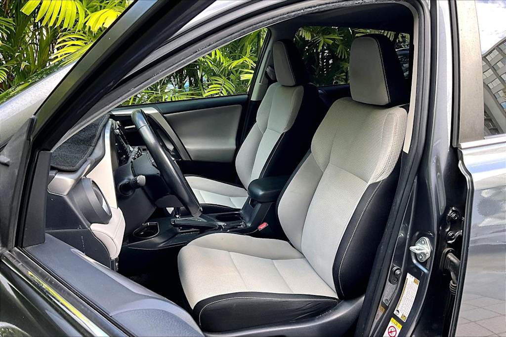 Thumbnail: 2018 Toyota RAV4 - 11